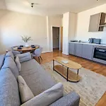 Free Parking City Centre Flat By City Superhost