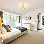 Bright 5 Bedroom House In Didsbury, Manchester