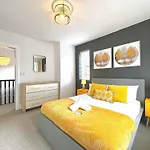 Bright 5 Bedroom House In Didsbury, Manchester