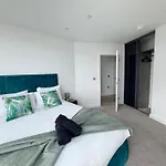 3 Bedroom Penthouse In The City Centre Deansgate New Build High Floor