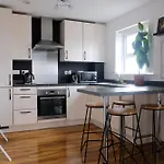 Lord Street Apartment With Free Parking & Wifi- Salford Uni, Victoria Station, Ao Arena