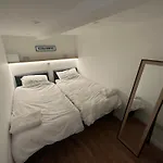 Delrae Apartments