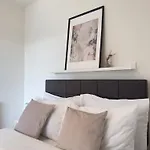 Modern And Stunning 1 Bed Near Old Trafford And City Centre