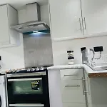 Cosy Ground Floor Apartment-Free Parking