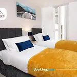 Exclusive Offers On 3-Night & Weekly Deal On 3-Bedroom Urban Loft By Hedgerow
