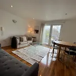 Cosy 2 Bedroom Apartment In Manchester