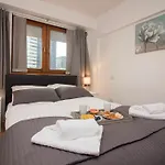 Diamond - Parkers Apartments