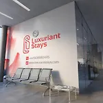 Airport Lounge - 3 Bed - 6 Persons