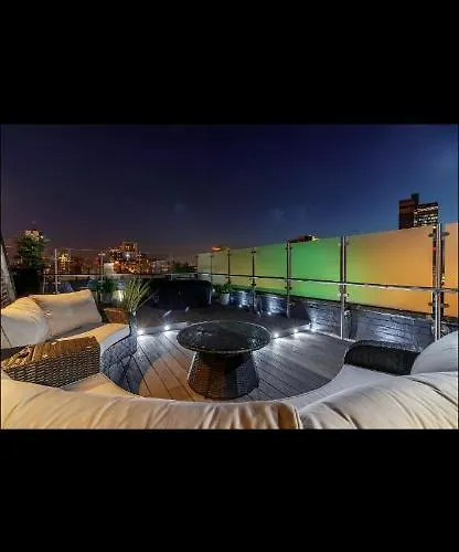 Swan Street Townhouse Hot Tub & Roof Terrace