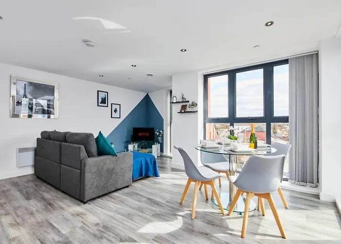 Perfect City-Break Apartment With Free Private Parking By Hass Haus