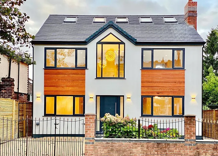 Luxurious 7 Bedroom House In Didsbury, Manchester