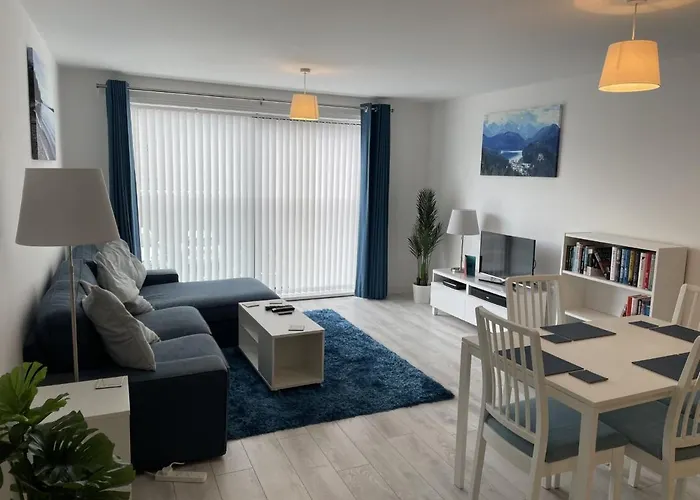 Superb 1 Bed Apartment - 3 Min To Tram - Free On Site Parking - Sleeps 3