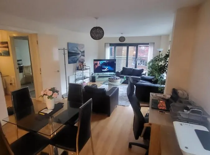 City Living 2 Bedroom 2 Bathroom Apartment In Deansgate Manchester M1