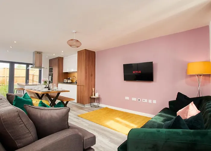 Beaut 5 Bed House W Parking
