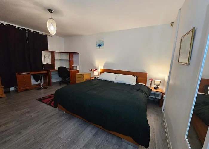 Spacious Room In The Centre Of The Manchester