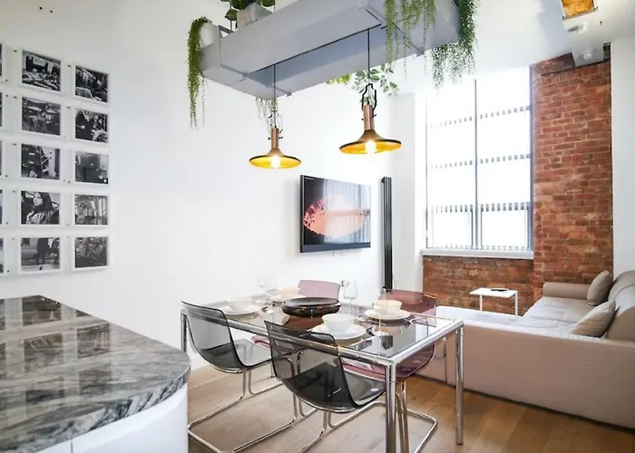Immaculate 1-Bed Apartment In Manchester