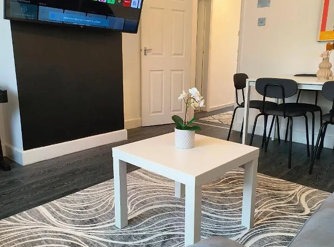 Modern Fully Furnished 3 Bedroom House
