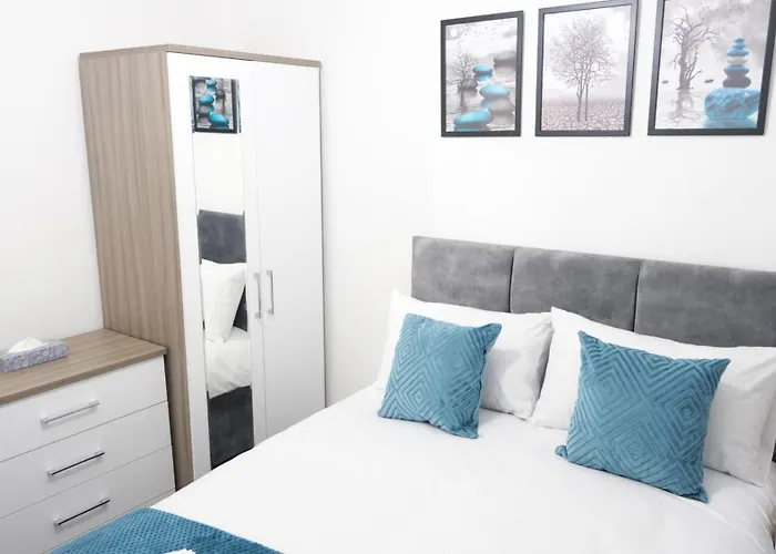 3-Bedroom Semi Near Etihad Football Stadium, Tourist Attractions, Manchester City Centre And Transport Links - Sky N Netflix