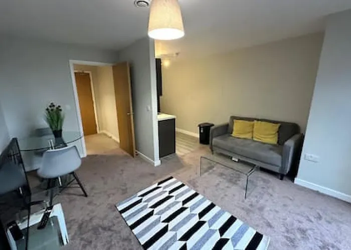 Fab 1 Bed Apartment With Balcony And River Views Sleeps 2