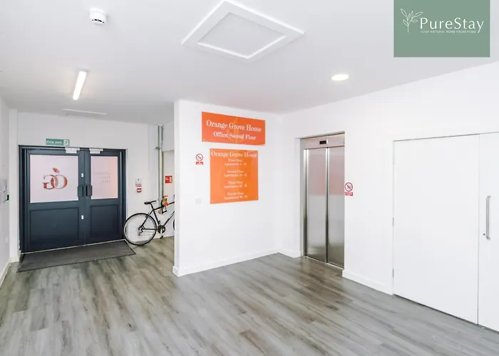 Stunning Two Bed Apartment By Purestay Short Lets & Serviced Accommodation Manchester With Free Parking & Wifi