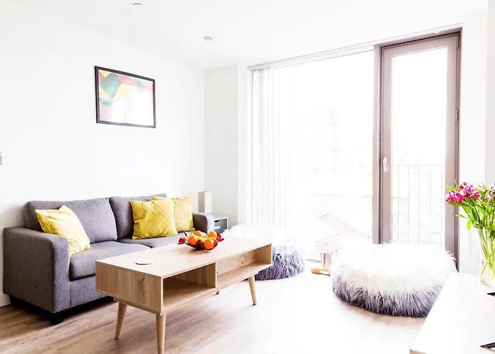 Modern City Flat With Gym & Spa