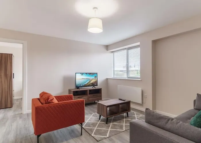 Bright 2 Bed Apartment Manchester - Sleeps 4