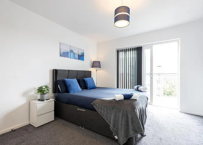 Manchester, Etihad Stadium View , Coop Live, Modern 2 Bed Apartment,