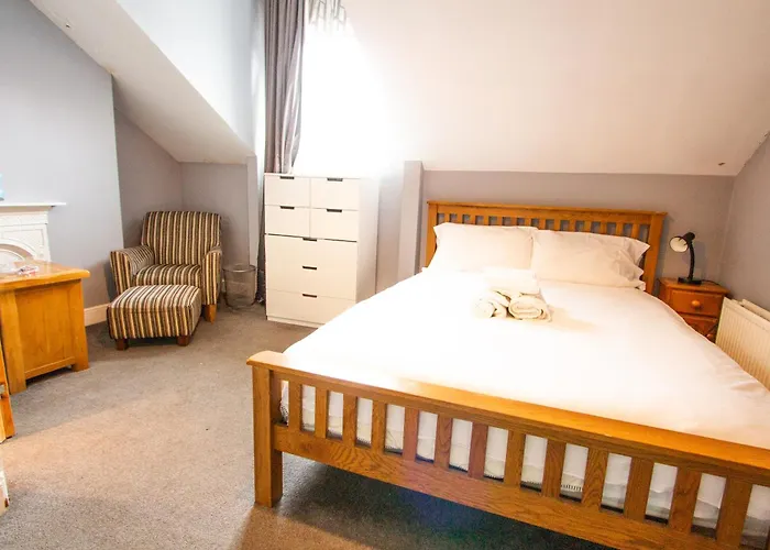 Homely Ensuite Room Near City Centre