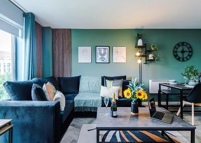 New! Stunning 2-Bed Apartment In Manchester By 53 Degrees Property, Amazing Location - Sleeps 6!