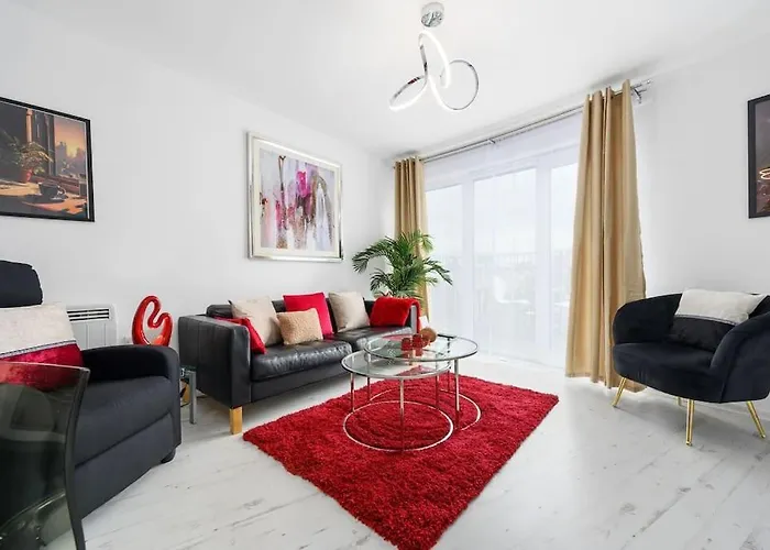 Cityfront Luxe Apt Near City Centre Facing Etihad & Coop Live, Free Parking