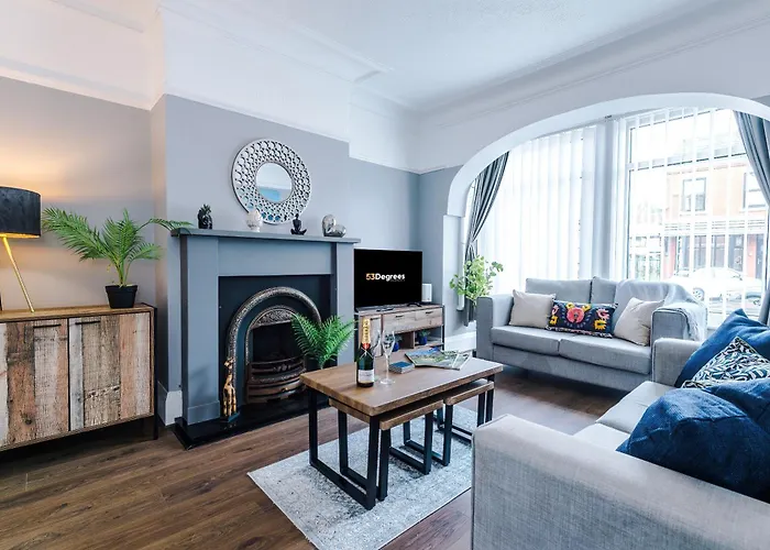 New! 3-Bed Spacious Home In Manchester By 53 Degrees Property, Ideal For Groups, Free Parking!