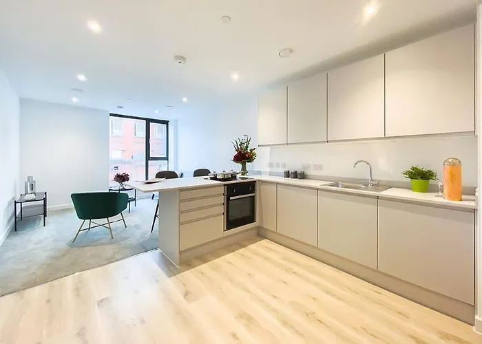 Central Manchester-1Br Apartment Free Parking-Cinema Room
