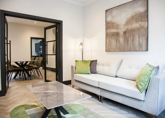 New! Stylish & Modern Home With Free Parking! Book Now!