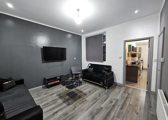 Landcross Co-Living - Private Room Self-Cater