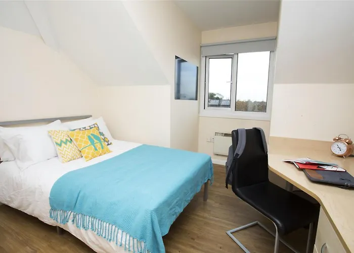 Heald Court Student Only, Ensuite Room At Manchester
