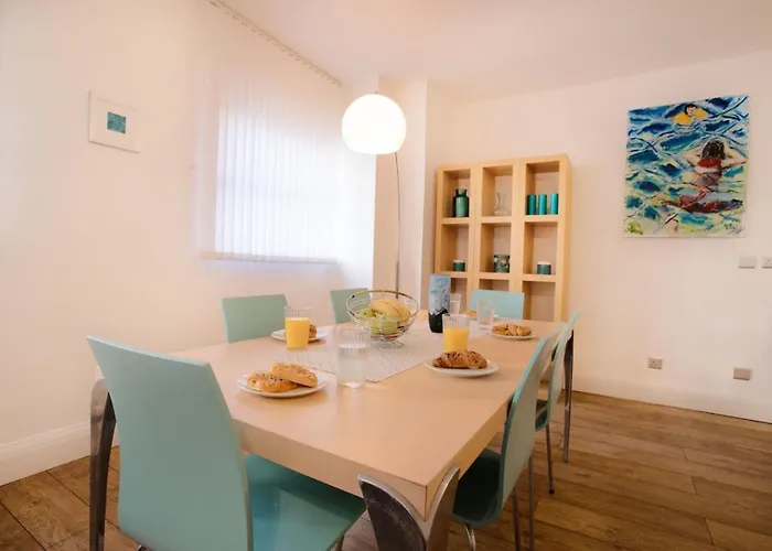 3-Bedroom Flat In The Northern Quarter