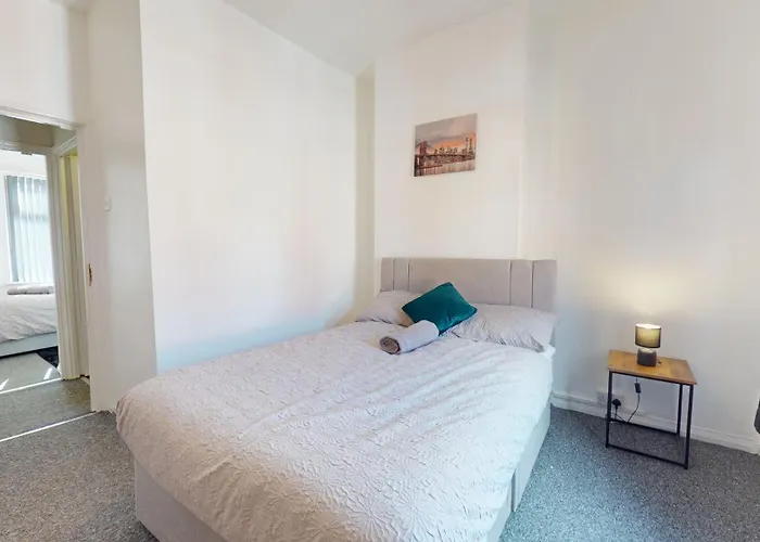 Amazing And Immaculate 2-Bed House In Manchester