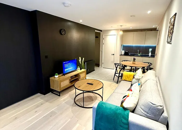 Newly Built 2Br-2Bath Apt With Balcony In Mcr-Sleeps4