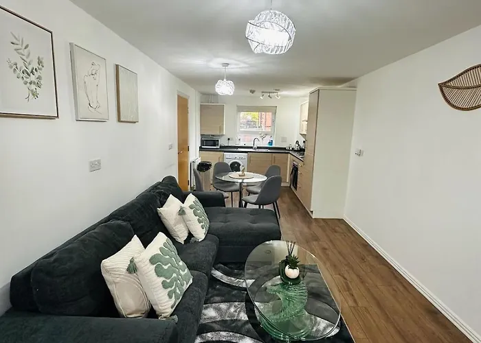 Modern & Private 2Br Apartment