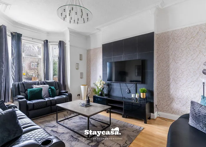 Longsight Luxury 5Br Home Free Parking Sleeps 12!