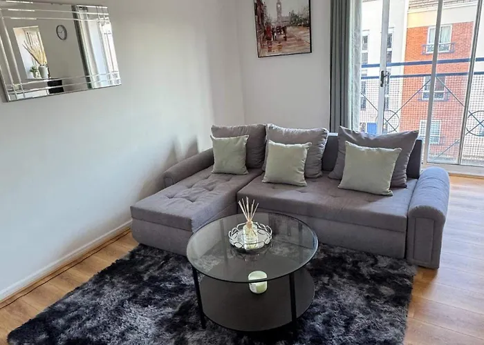 Apartmentsleeps6-Parking-Familyfriendly-Citystay