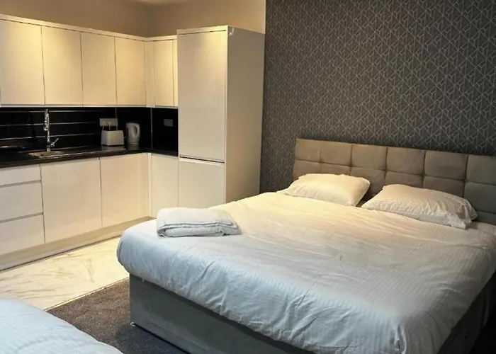 Oyo Cheetham Hill Guest House