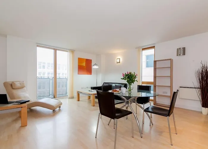 Modern 2Br Flat In Central Manchester
