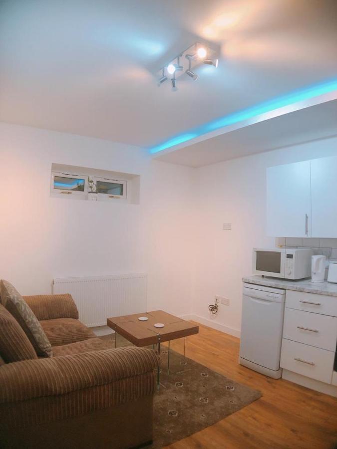 Apartment Comfortable Double Bedroom Lovely *