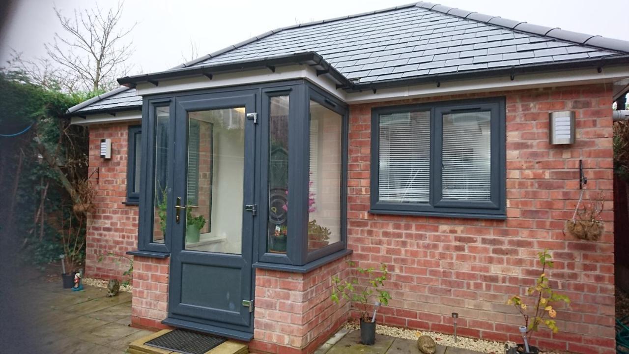 Comfortable Double Bedroom Lovely Apartment *