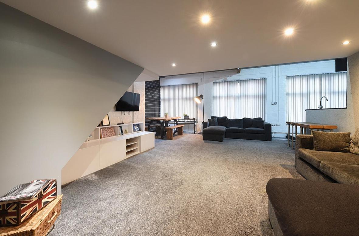 Penthouse Warehouse Slps 18 Apartment *