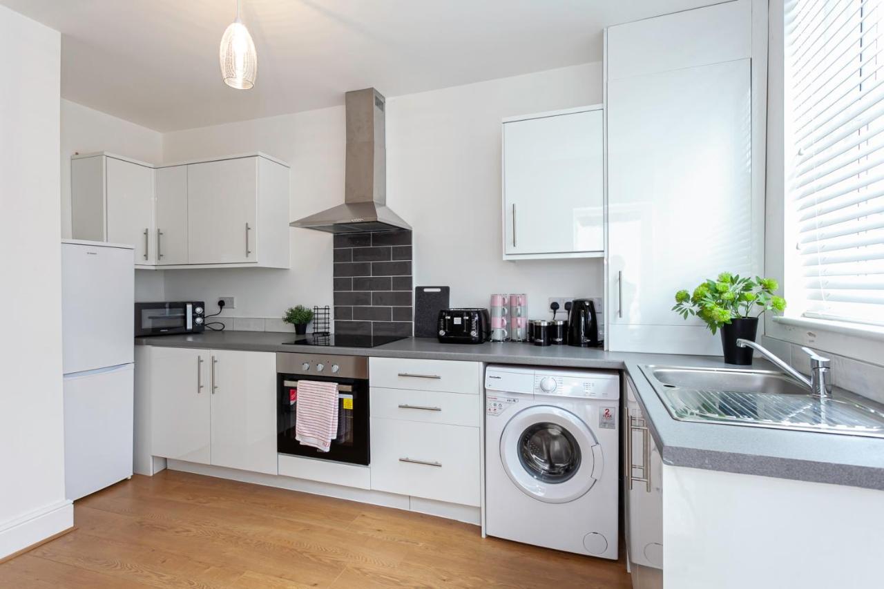 Spacious Comfortable House Close To Etihad Manchester