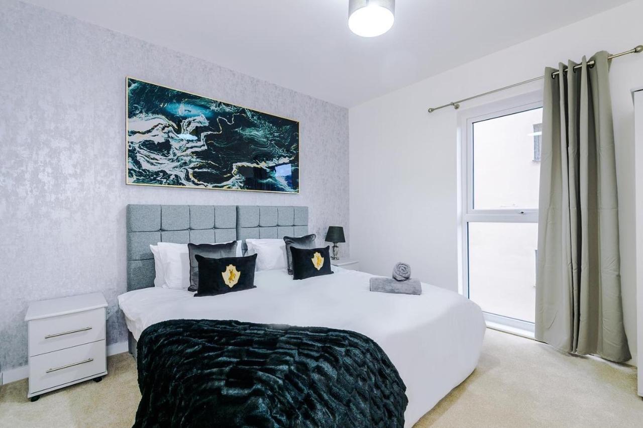 Apartment 2 Bedroom Hosted By Mcr Dens