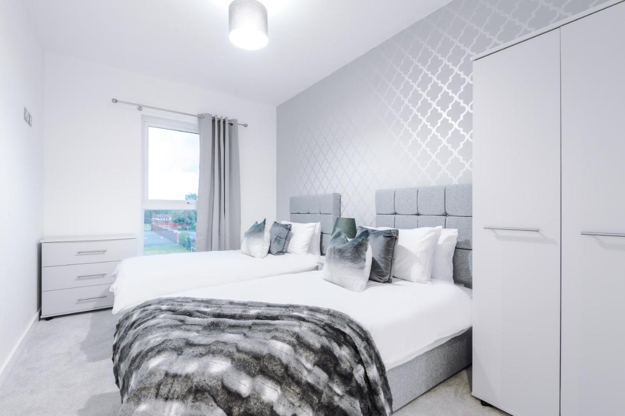 Apartment 2 Bedroom Hosted By Mcr Dens
