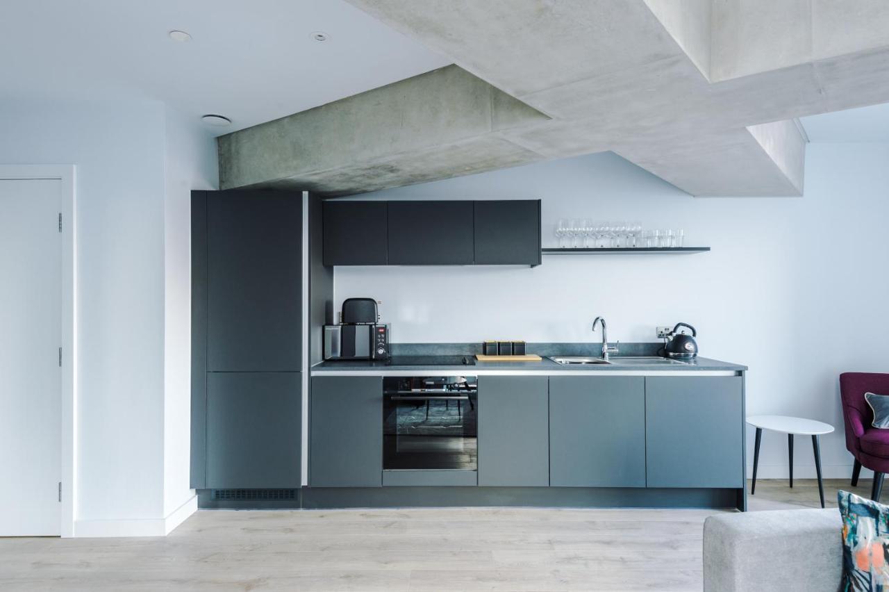 Hilltop Serviced - Deansgate Apartment
